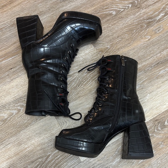Azalea Wang Shoes - Azalea Wang Black Croc-Embossed Lace-Up Boots